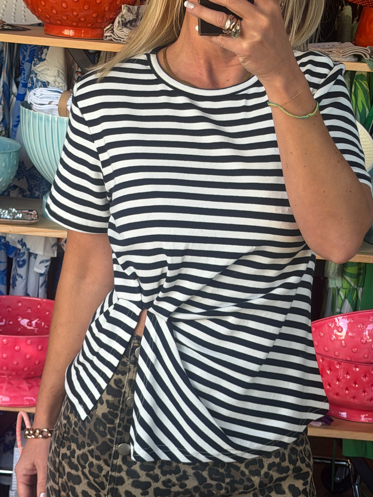 Basics - Tee with a Twist -navy stripe