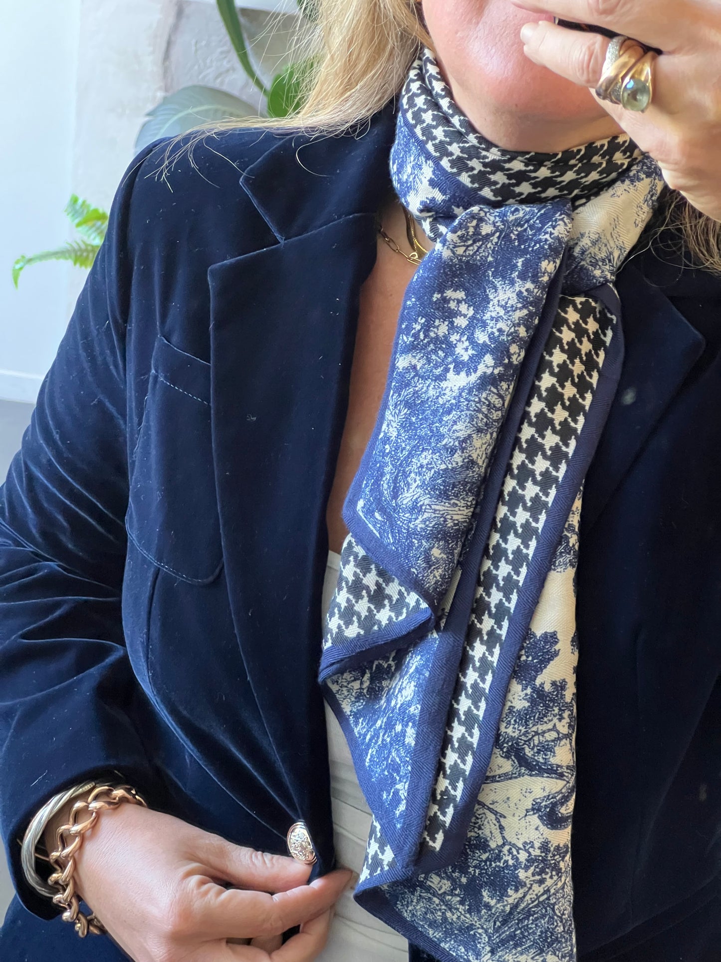 Neck Scarf Velvet & Cashmere- navy porcelain