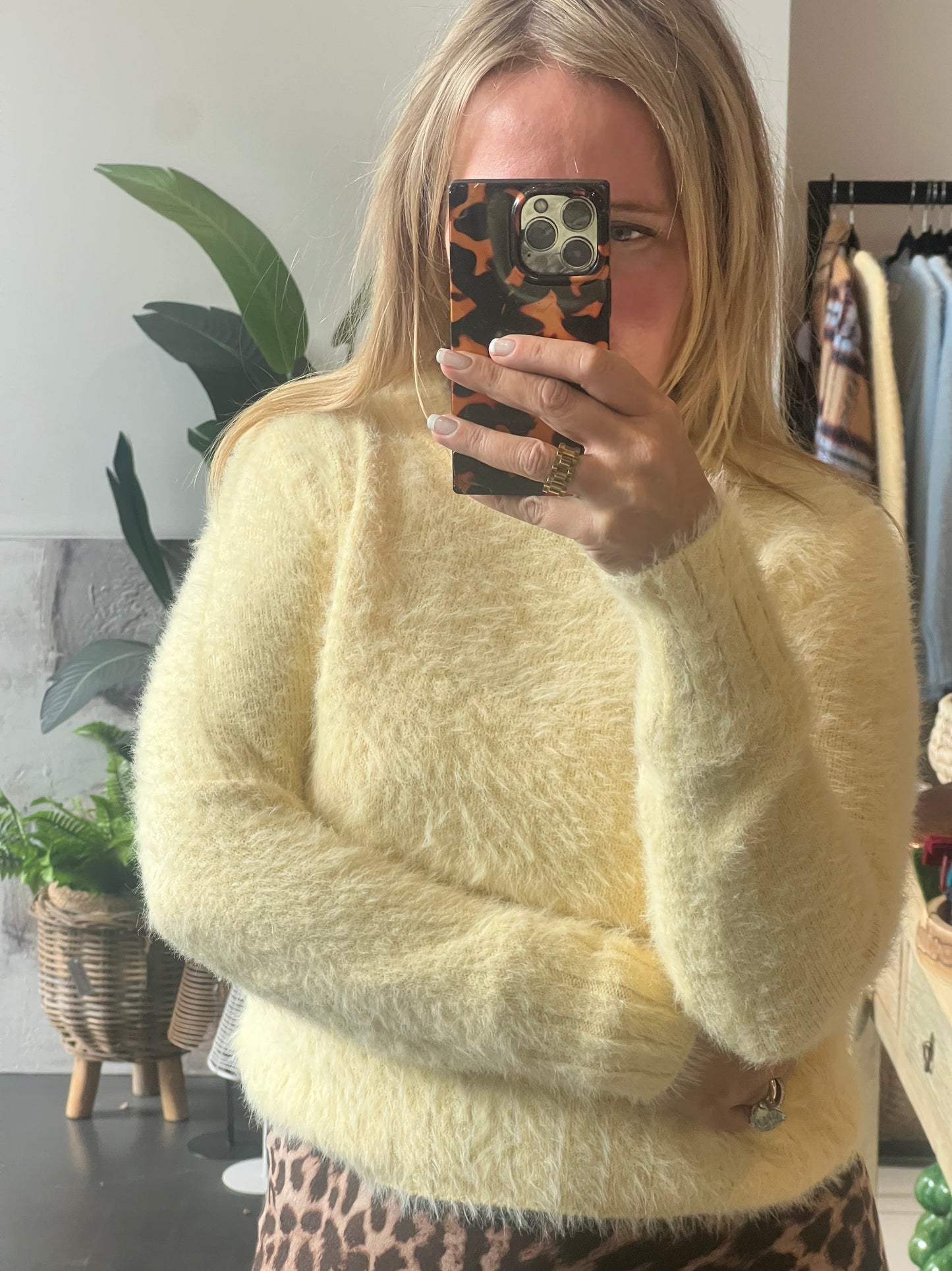 Fluffy Knit - 8 Colours