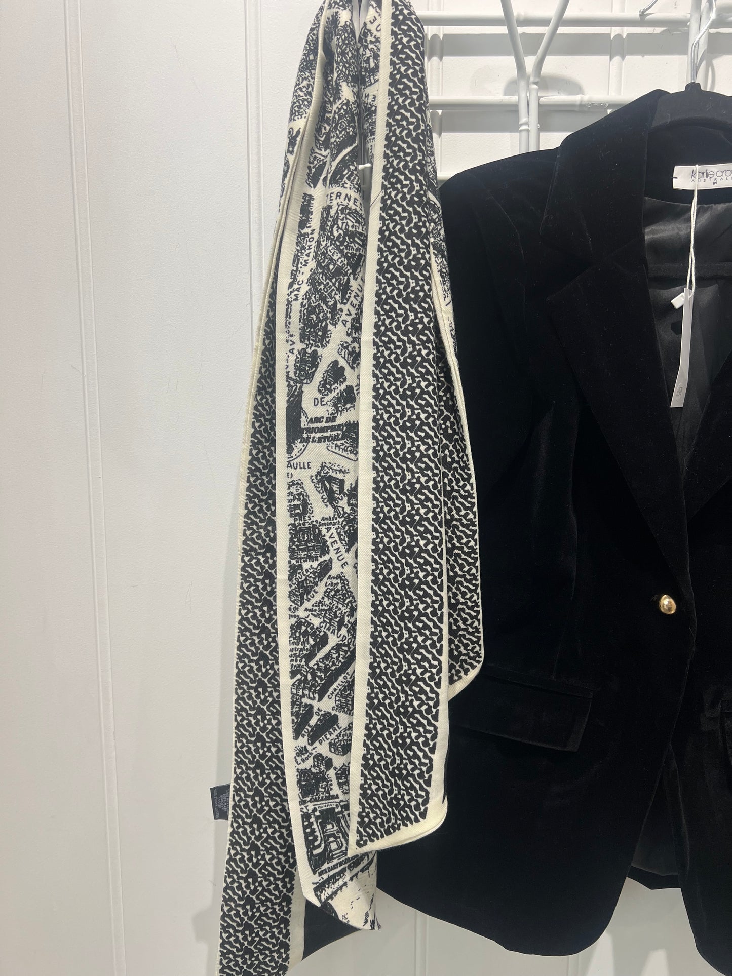 Neck Scarf Velvet & Cashmere- black white streets of Paris