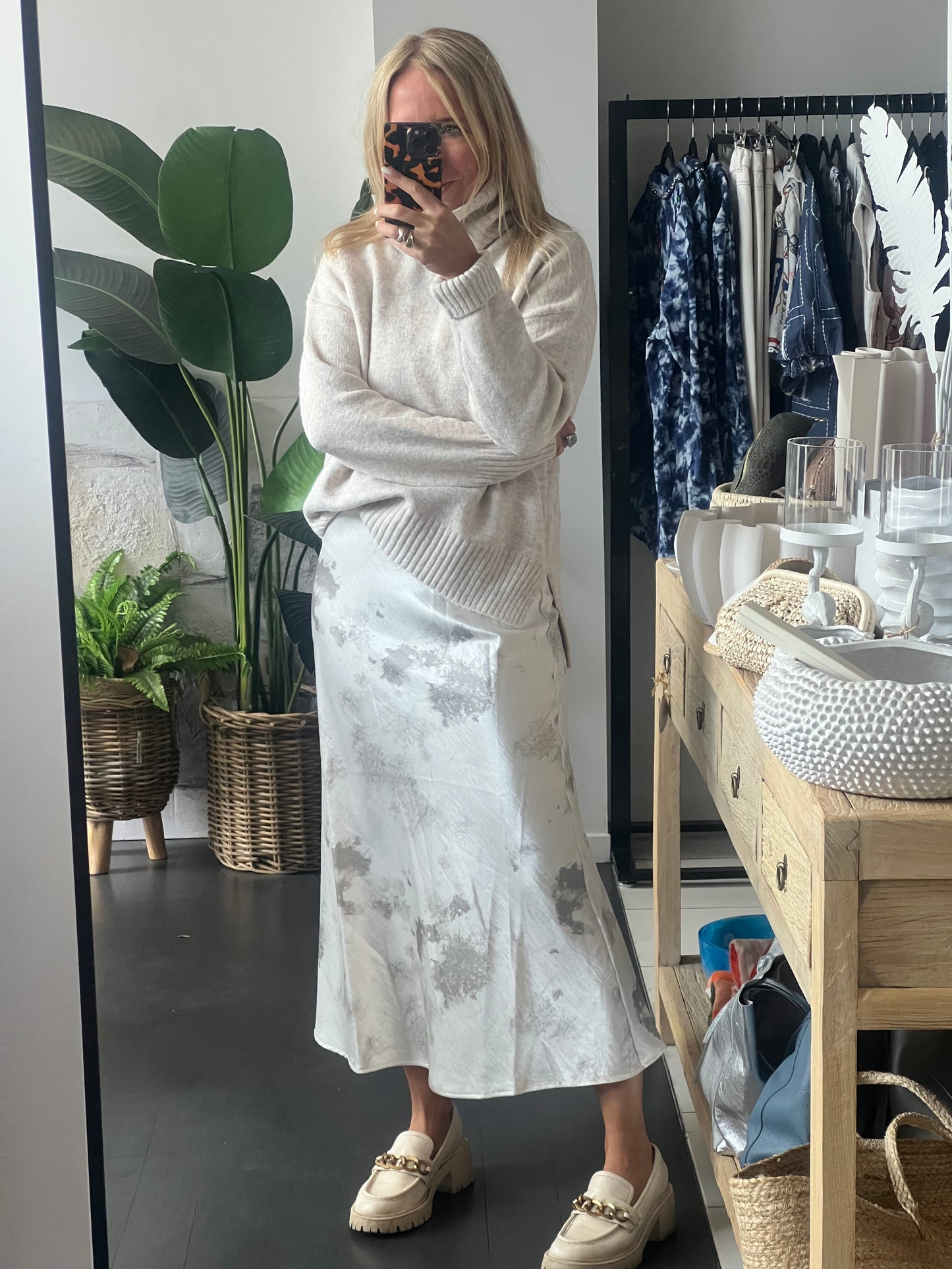 Mottled Slinky Midi Skirt - white and grey