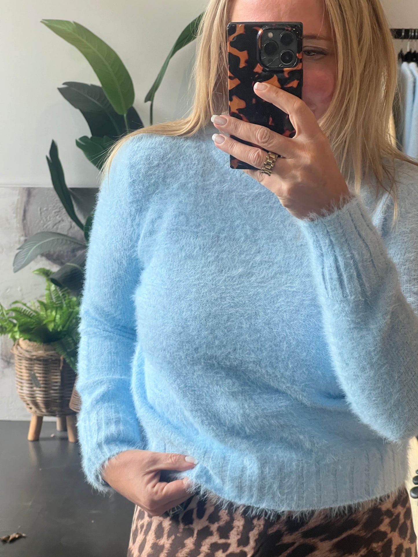Fluffy Knit - 8 Colours