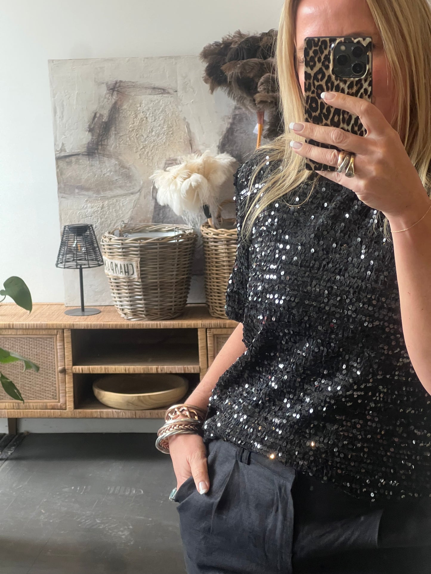 Twinkle Tee - black sequin