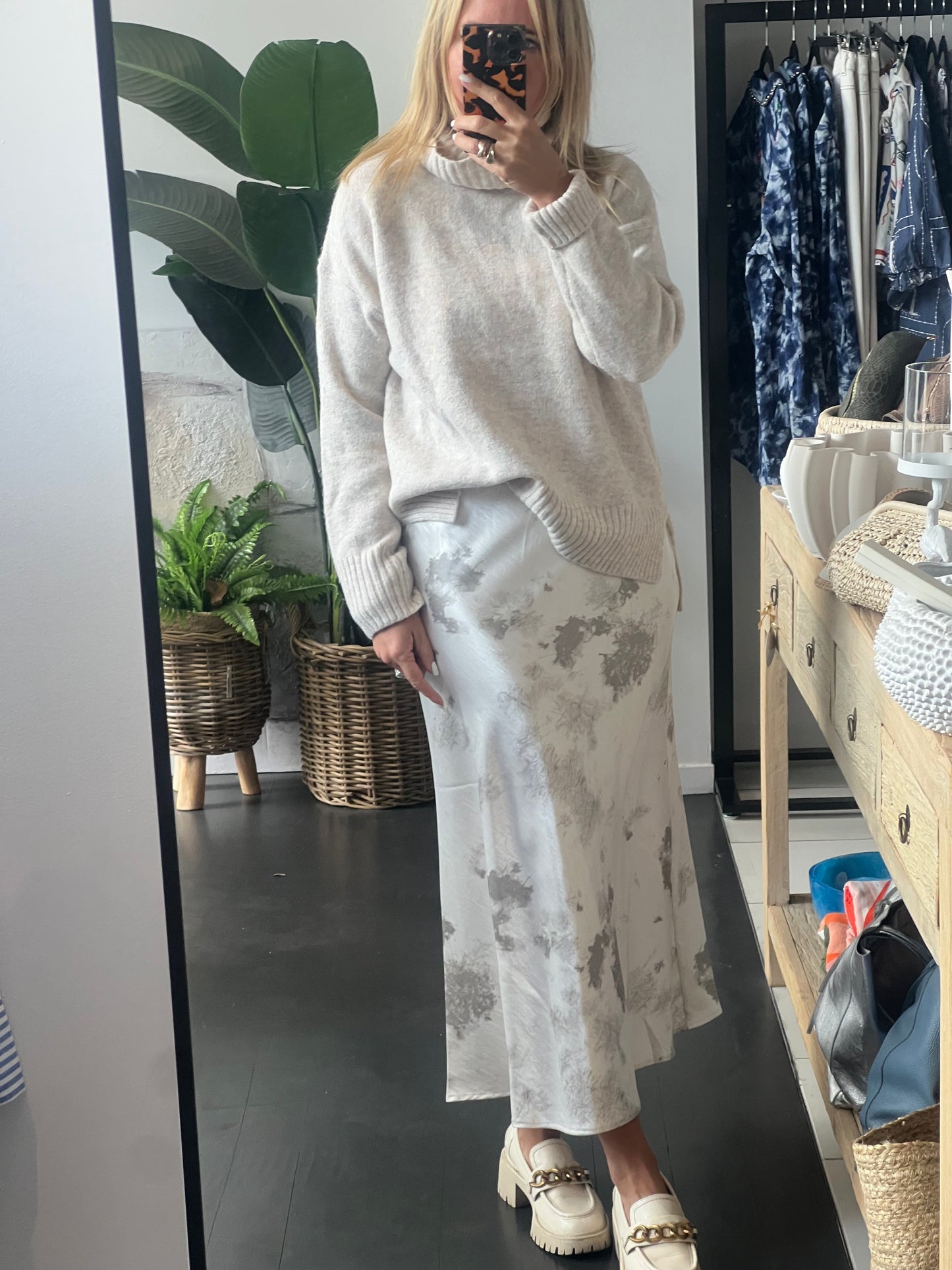 Mottled Slinky Midi Skirt - white and grey