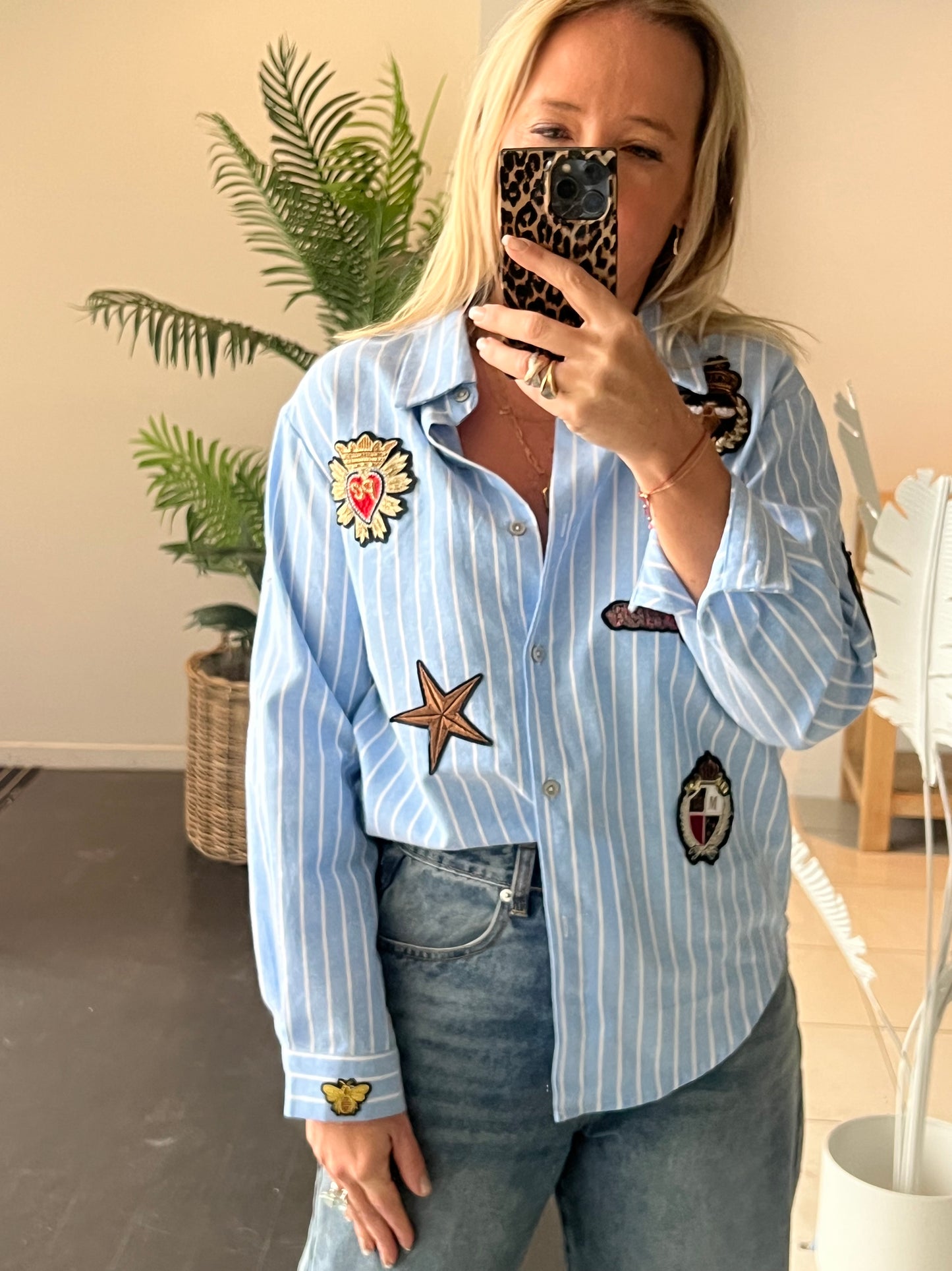 New French Bee Appliqué Cotton Shirt - blue