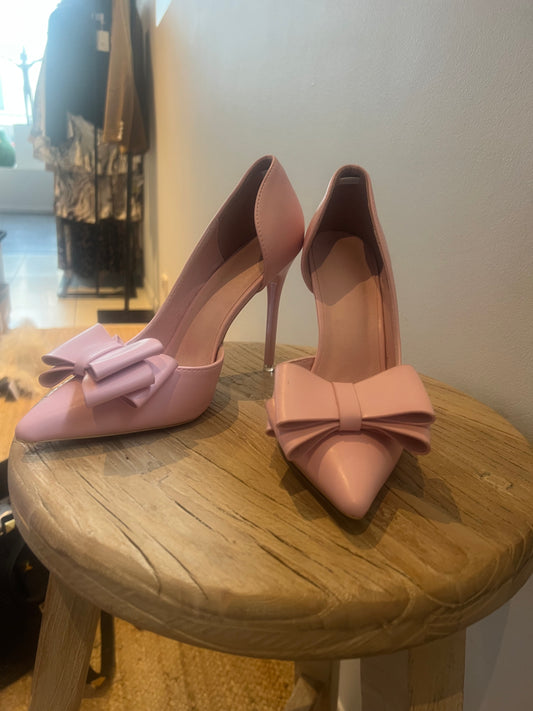Pink bow heels