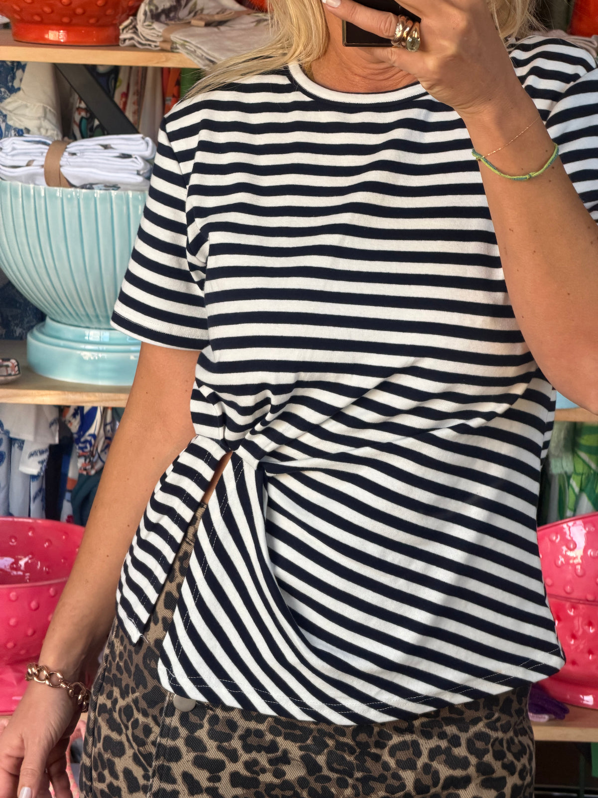 Basics - Tee with a Twist -navy stripe