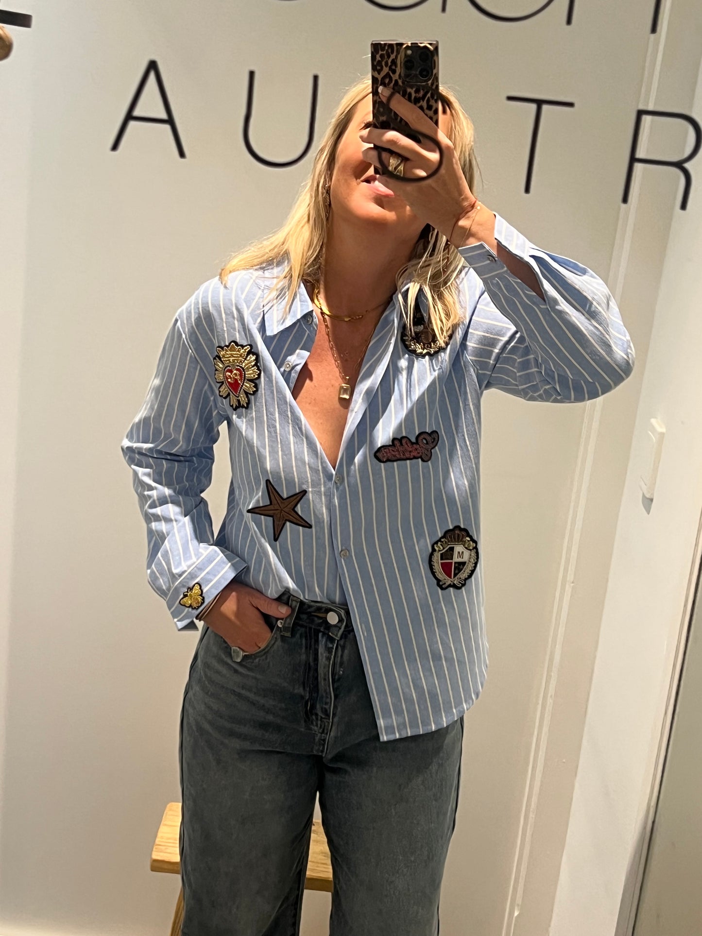 New French Bee Appliqué Cotton Shirt - blue