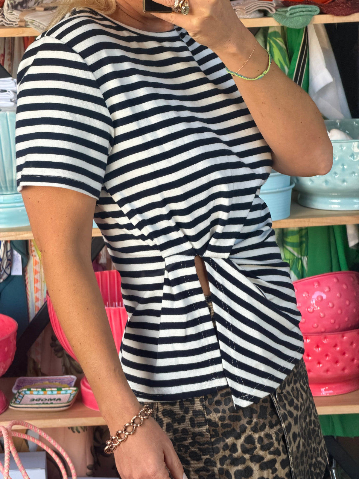Basics - Tee with a Twist -navy stripe