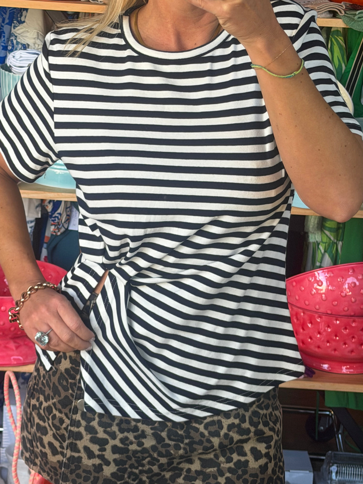 Basics - Tee with a Twist -navy stripe