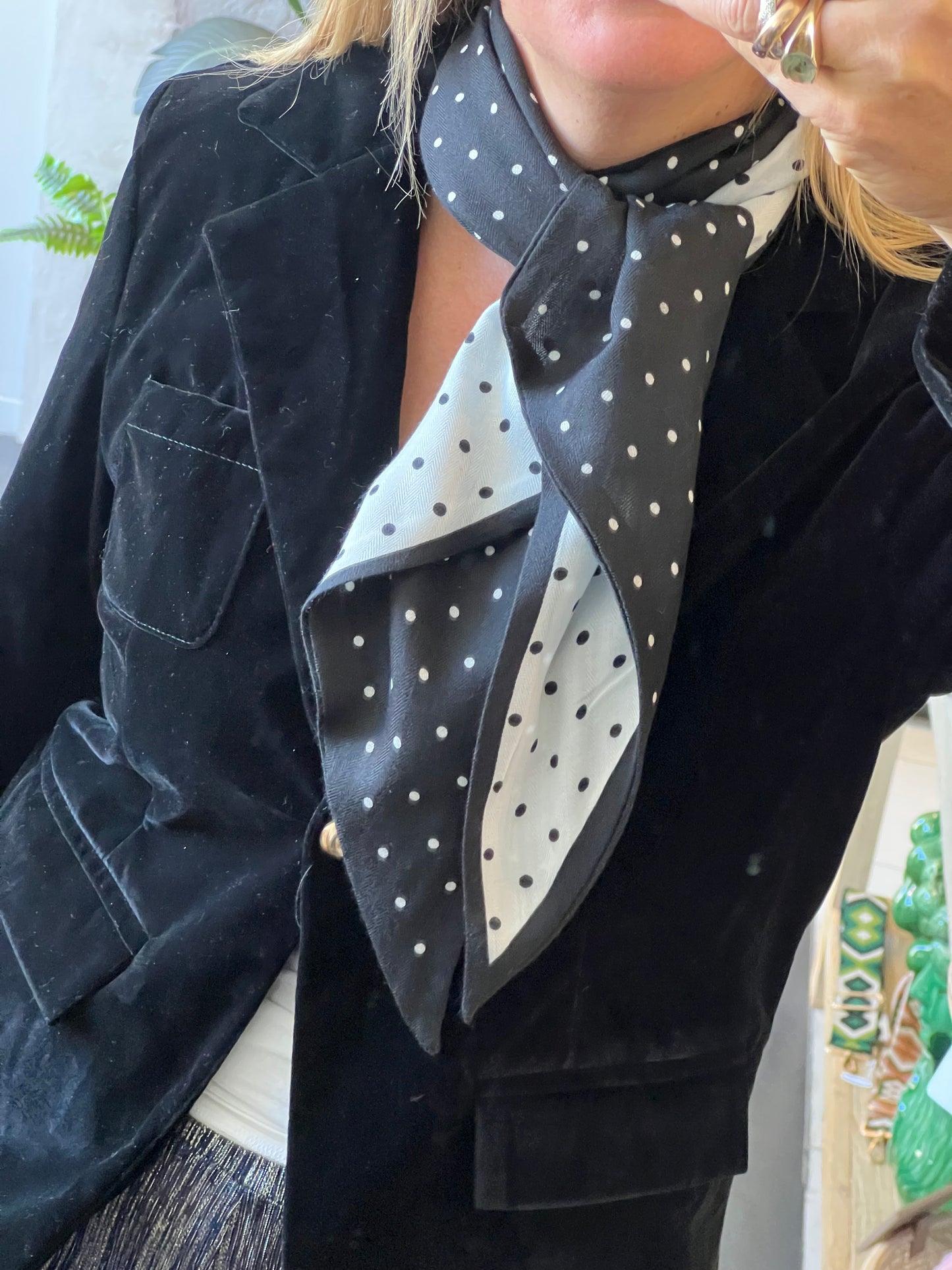 Neck Scarf Velvet & Cashmere- black white polka dot
