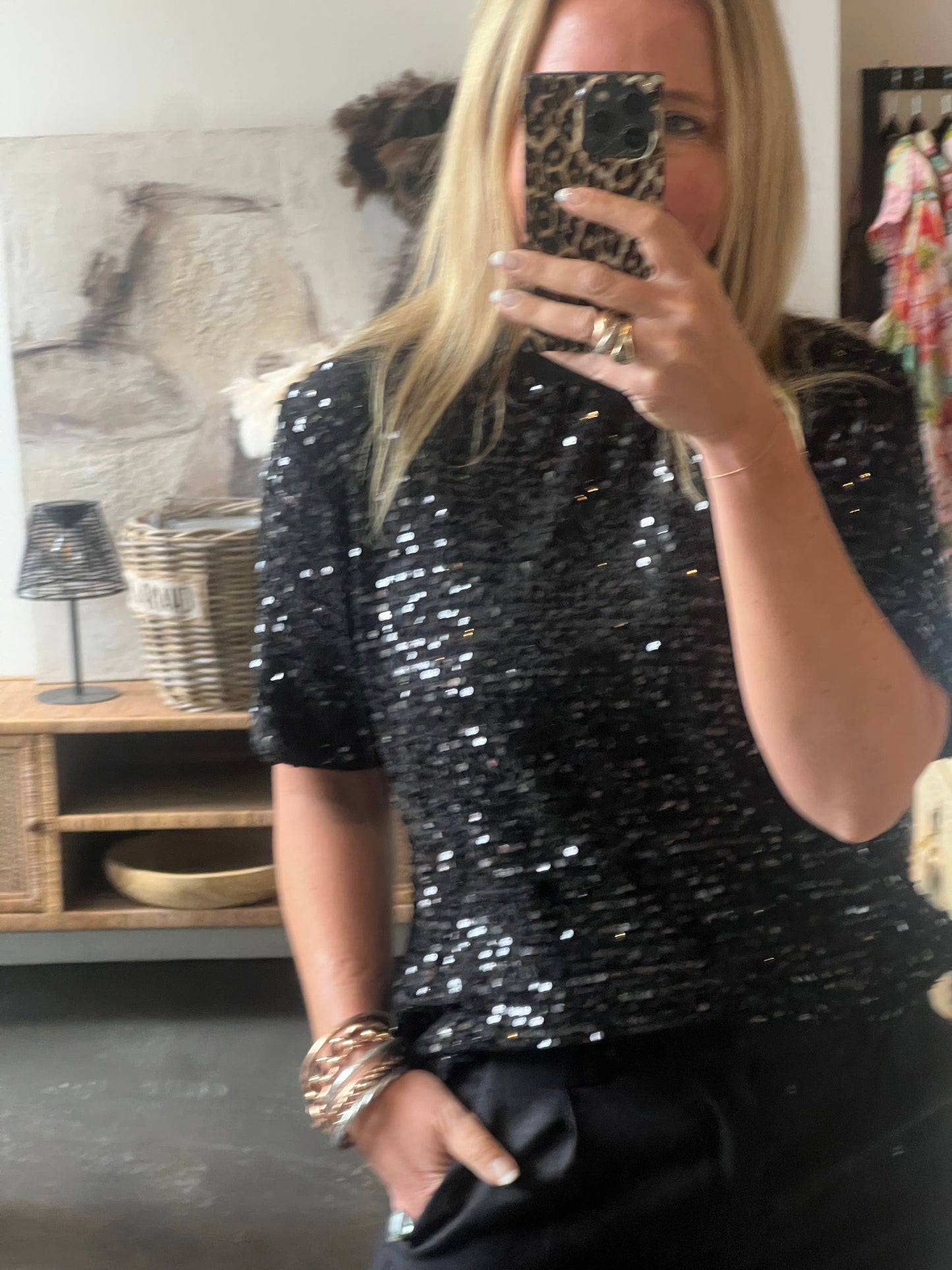 Twinkle Tee - black sequin