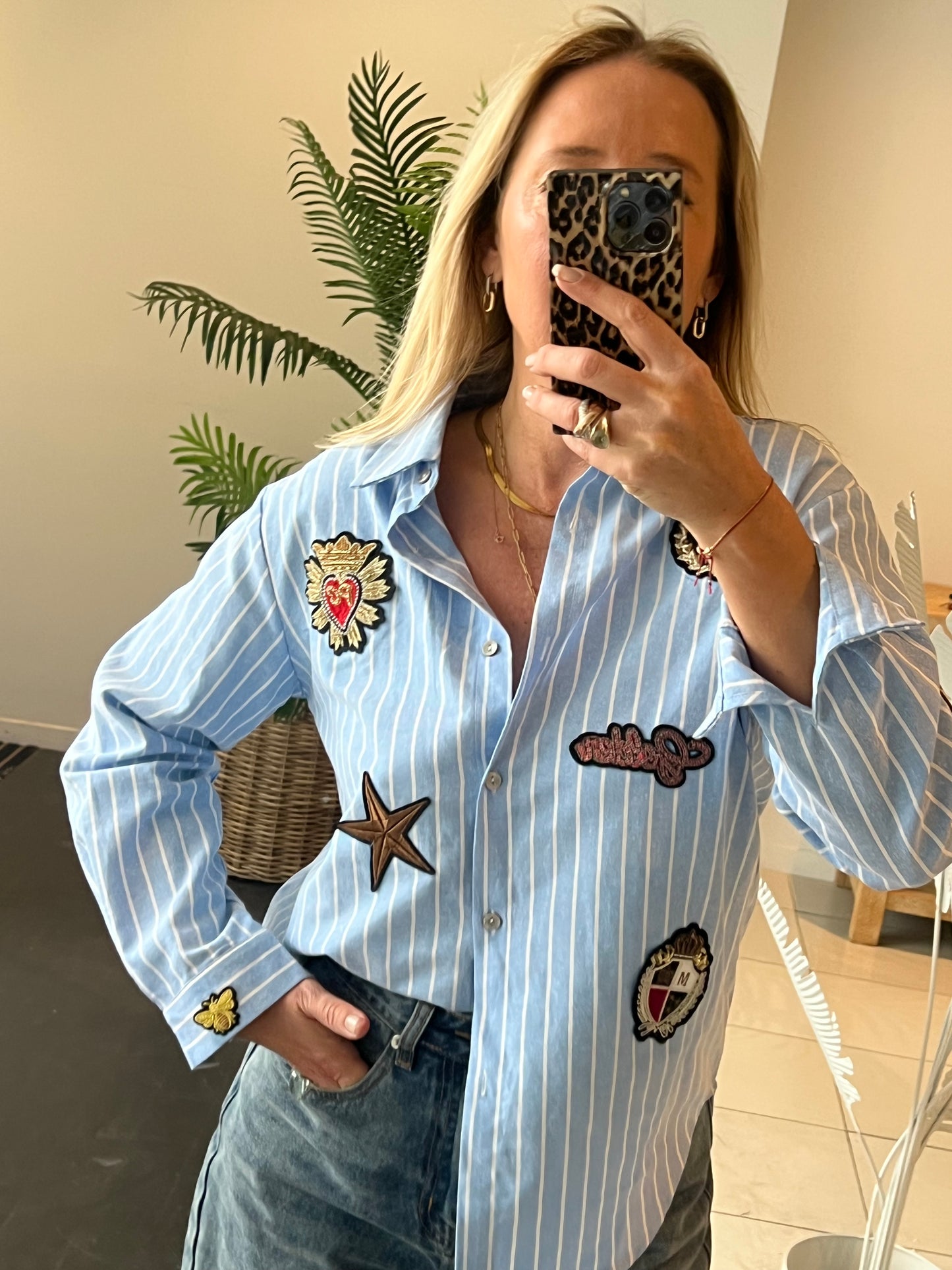 New French Bee Appliqué Cotton Shirt - blue