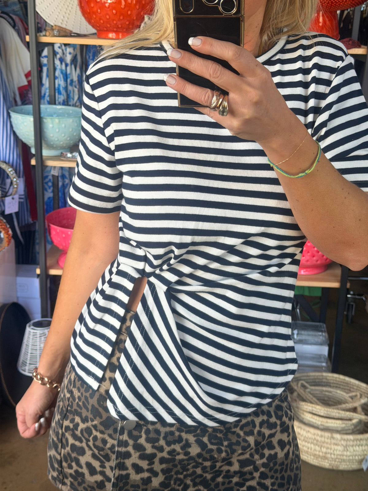 Basics - Tee with a Twist -navy stripe