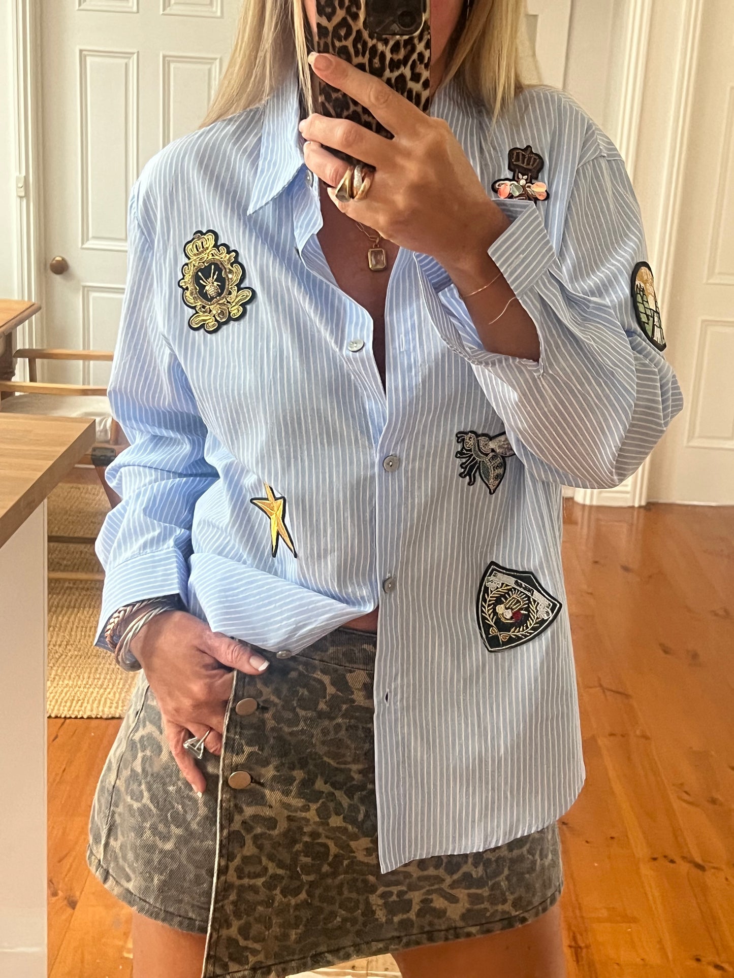 French Bee Appliqué Cotton Shirt - blue stripe