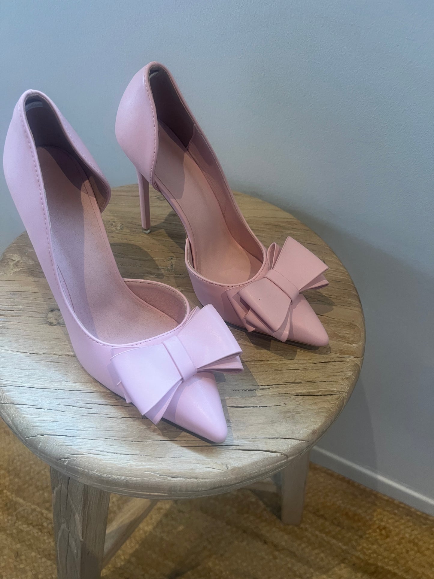 Pink bow heels