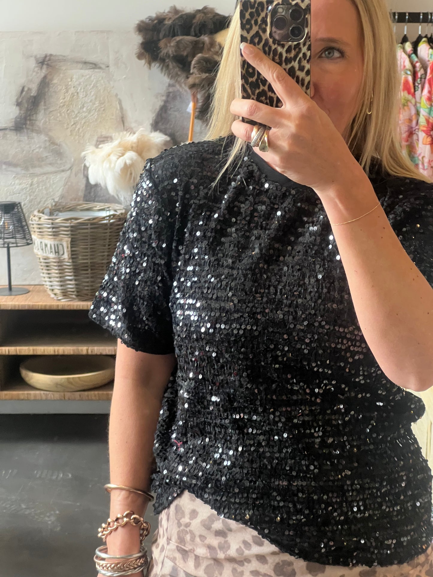 Twinkle Tee - black sequin