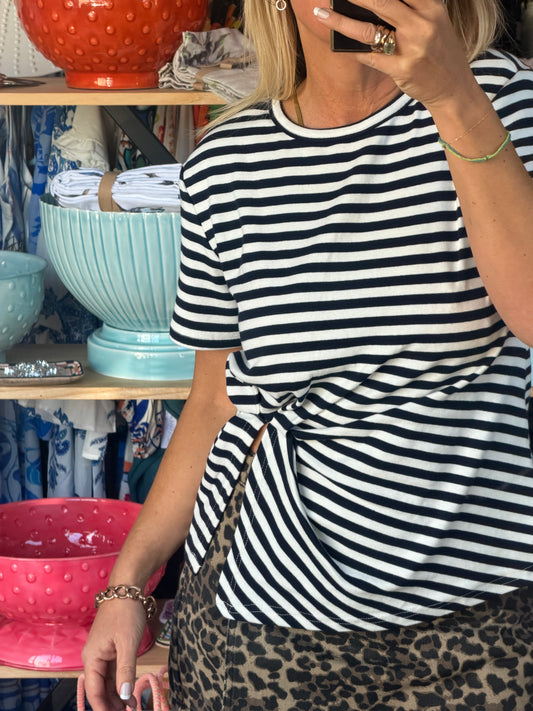 Basics - Tee with a Twist -navy stripe